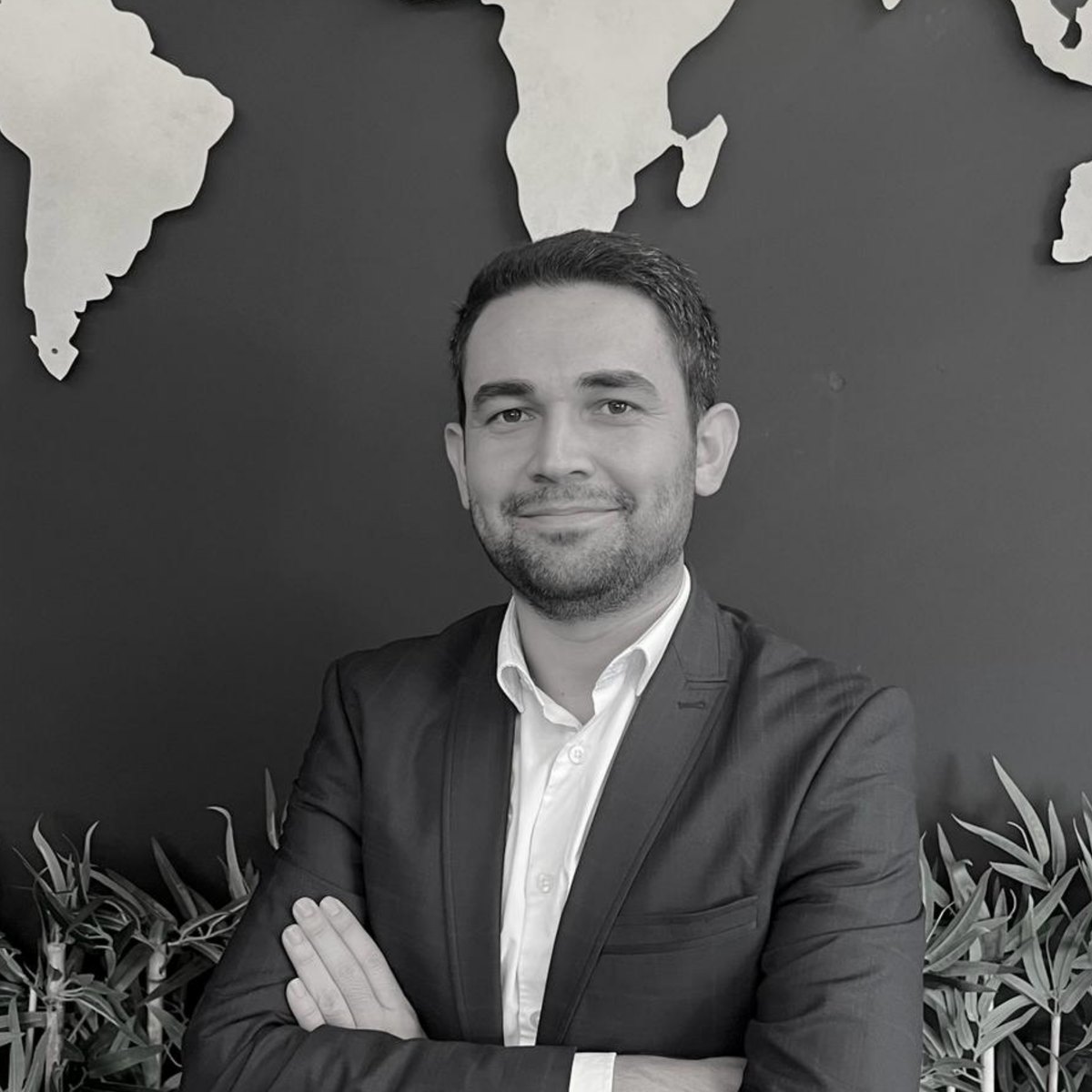 Av. Nusret Taş